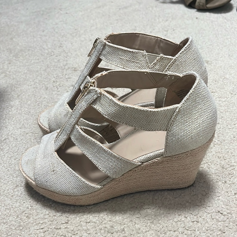 Woman’s a new day size 7.5 wedges with zippers in gold accents worn once